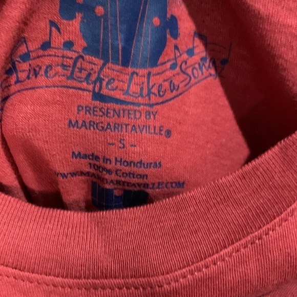 Margaritaville drinks well with others T-shirt size small - Picture 2 of 4